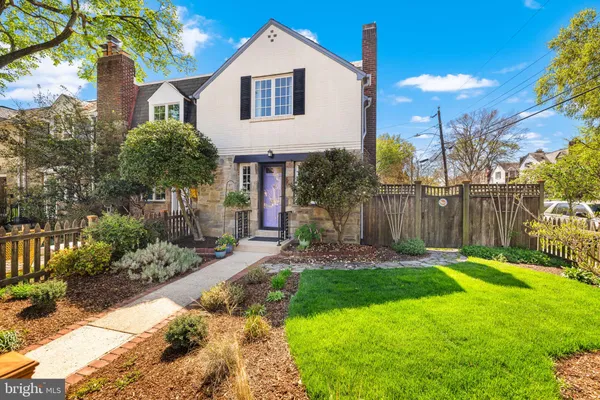 $949,900 | 700 Chetworth Place, Alexandria, VA 22314