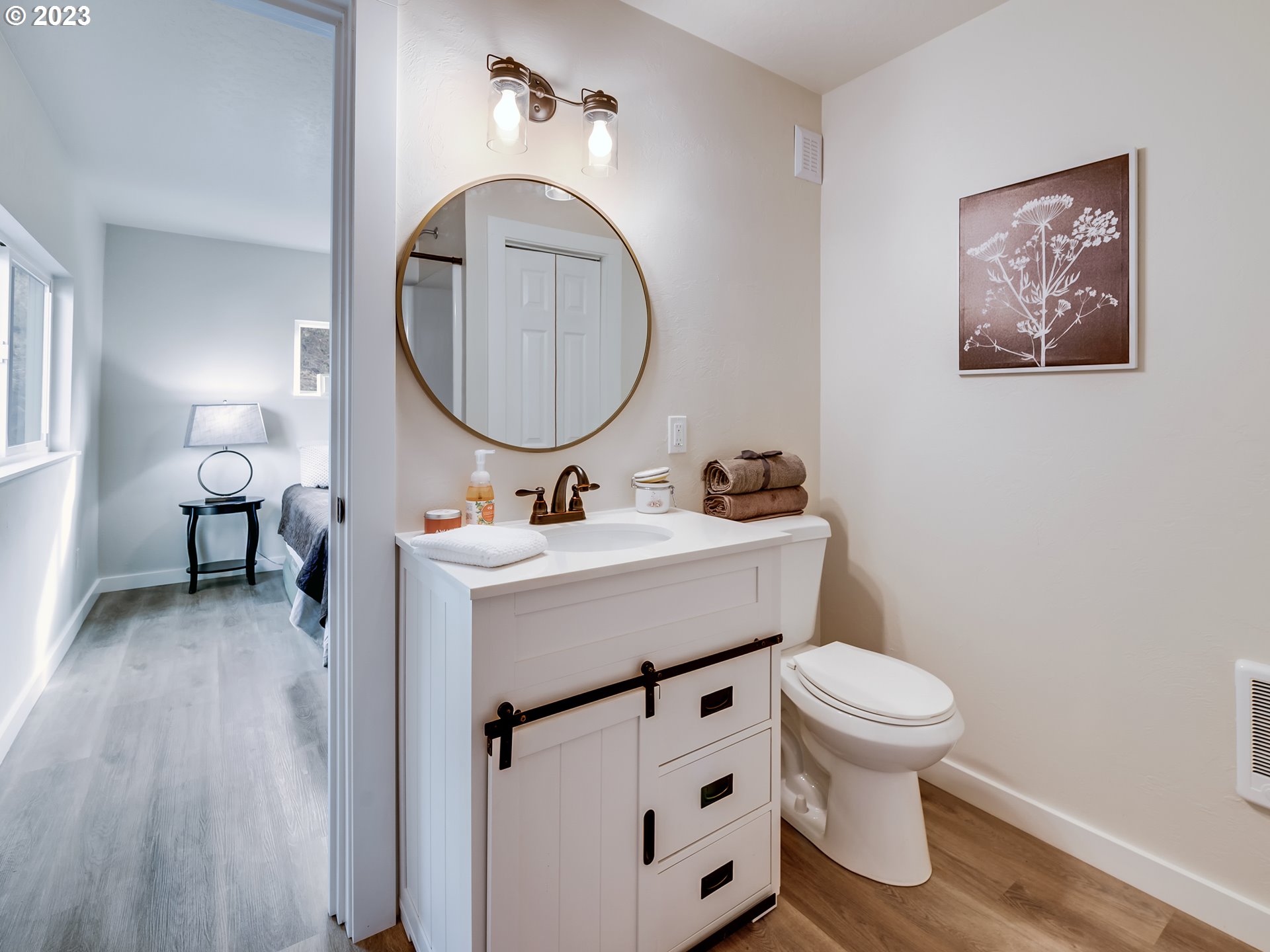 7935 South A Street Springfield, OR 97478 - Photo 20 of 32 Bathroom