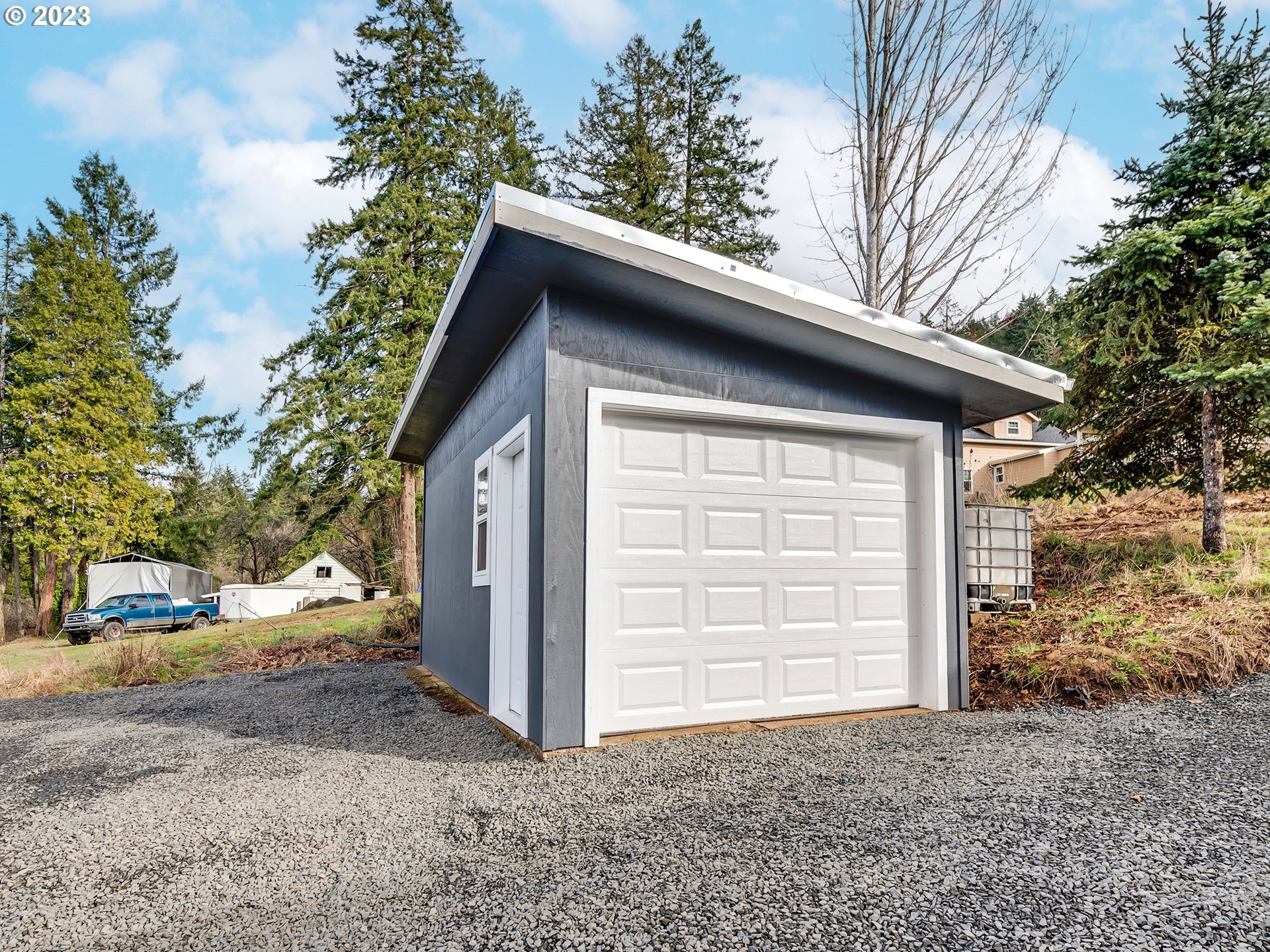 7935 South A Street Springfield, OR 97478 - Photo 25 of 32 Garage