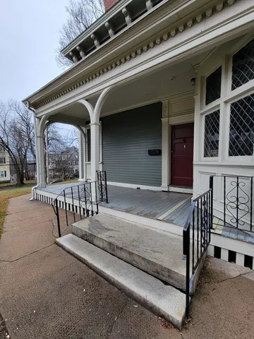 $1,850 | 172 Nesmith Street, Unit 1, Lowell, MA 01852