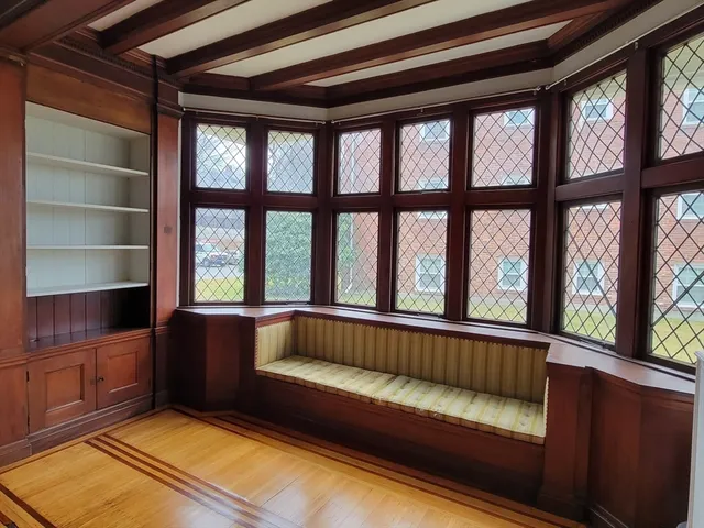 $1,850 | 172 Nesmith Street, Unit 1, Lowell, MA 01852