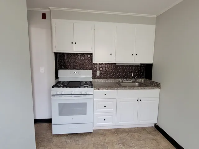 $1,850 | 172 Nesmith Street, Unit 1, Lowell, MA 01852