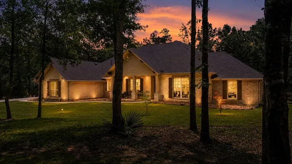 $785,000 | 182 Stagecoach Circle, Huntsville, TX 77340