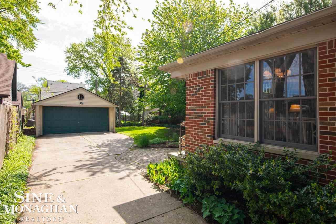 728 Washington Road Grosse Pointe, MI 48230 - Photo 30 of 36 50074959-31.JPG