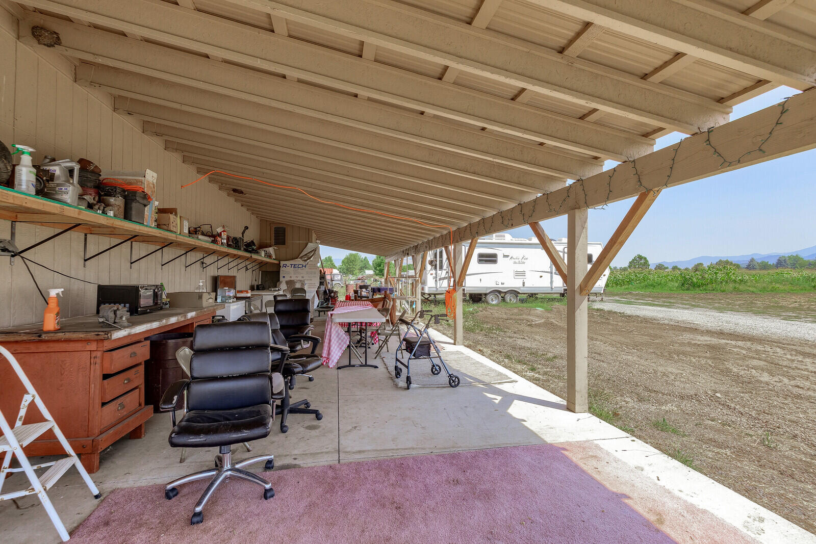 727 Oak Grove Road Medford, OR 97501 - Photo 37 of 43 37-Shop Overhang X2