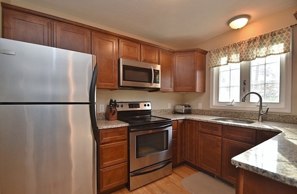 20 Duluth Street Worcester, MA 01604 - Photo 3 of 25