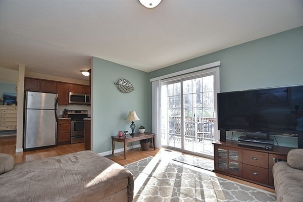 20 Duluth Street Worcester, MA 01604 - Photo 7 of 25