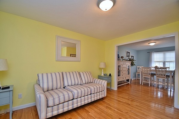 20 Duluth Street Worcester, MA 01604 - Photo 9 of 25