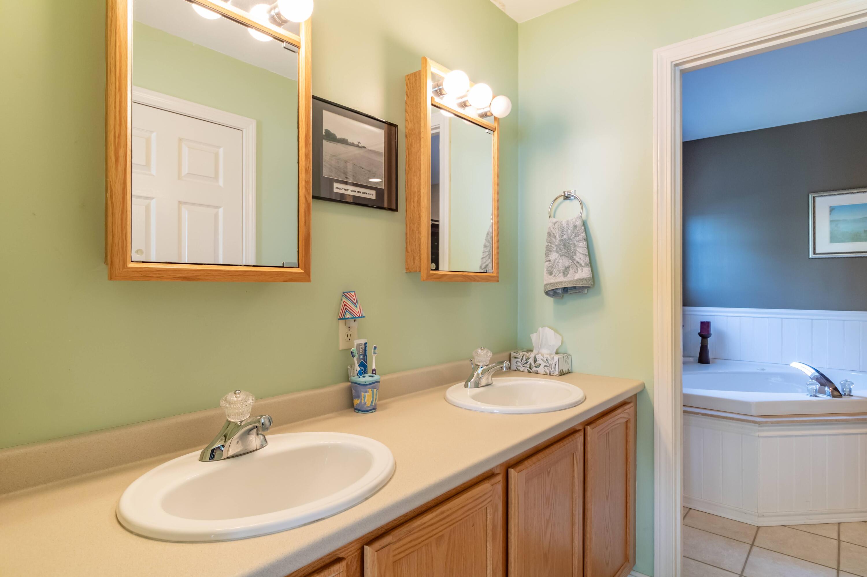 55 Fox Run Lamoine, ME 04605 - Photo 26 of 63 Main Bathroom