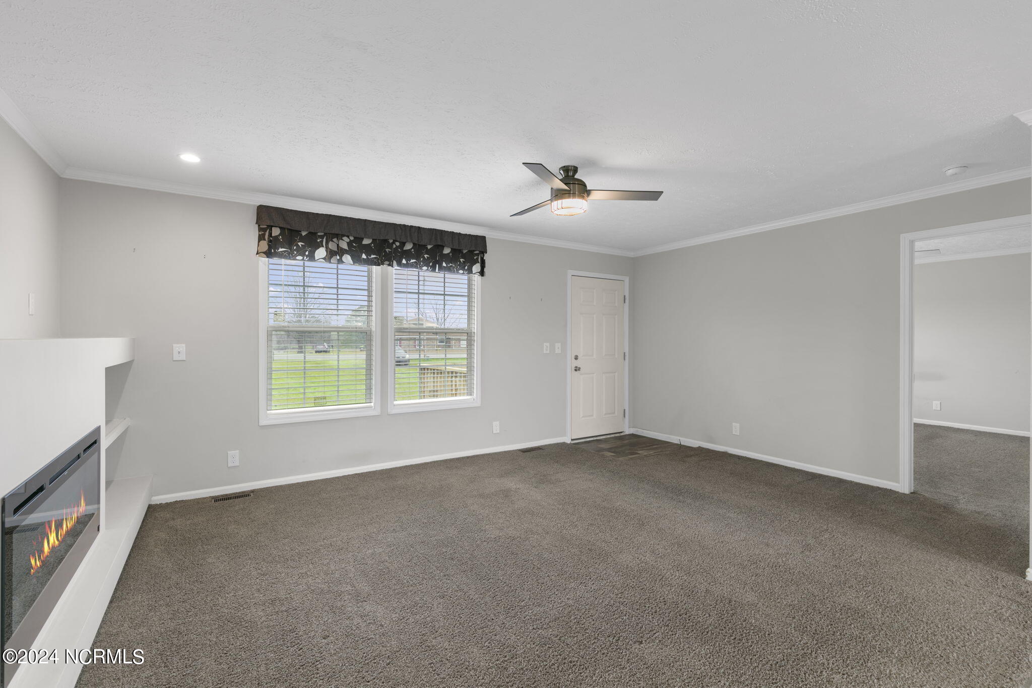 8127 Renfrow Road Kenly, NC 27542 - Photo 6 of 38 Great Room 3