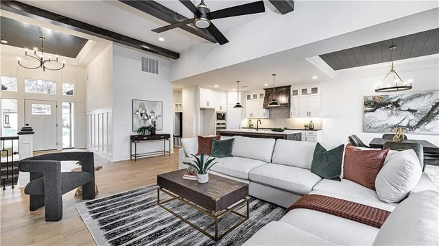 $799,000 | 119 Teton Ridge, Lake Winnebago, MO 64034