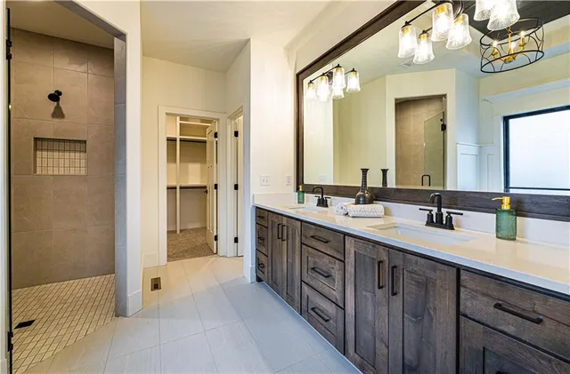 $799,000 | 119 Teton Ridge, Lake Winnebago, MO 64034