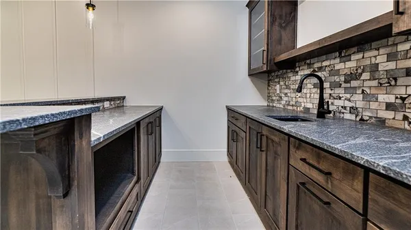 $795,000 | 119 Teton Ridge, Lake Winnebago, MO 64034