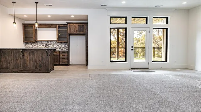 $799,000 | 119 Teton Ridge, Lake Winnebago, MO 64034