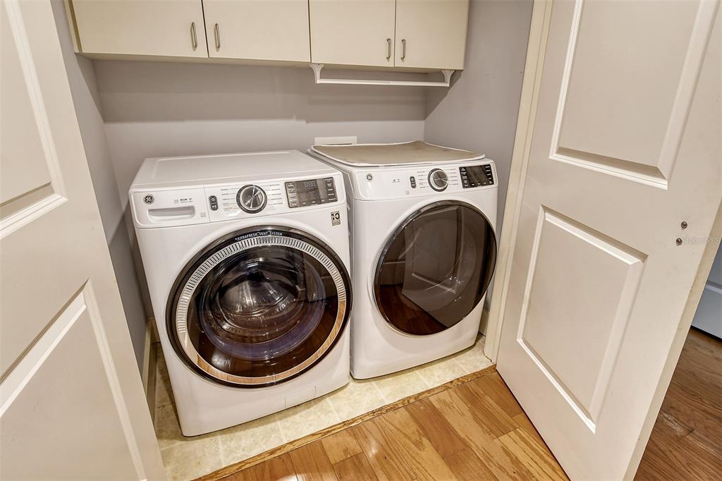 1350 Main Street, Unit 903 Sarasota, FL 34236 - Photo 31 of 71 a utility room with dryer and washer