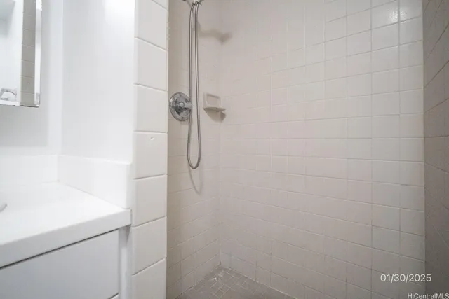 $2,550 | 2222 Aloha Drive, Unit 204, Honolulu, HI 96815