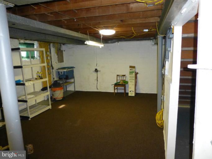 11925 Andrew Street Silver Spring, MD 20902 - Photo 12 of 23 a view of small space