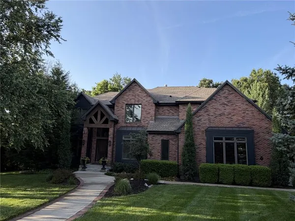 $925,000 | 301 Northwest Rockhill Circle, Lee's Summit, MO 64081