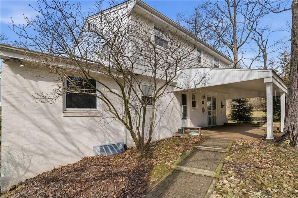469 Inwood Road Pittsburgh, PA 15237 - Photo 10 of 38 Gallery Image 10