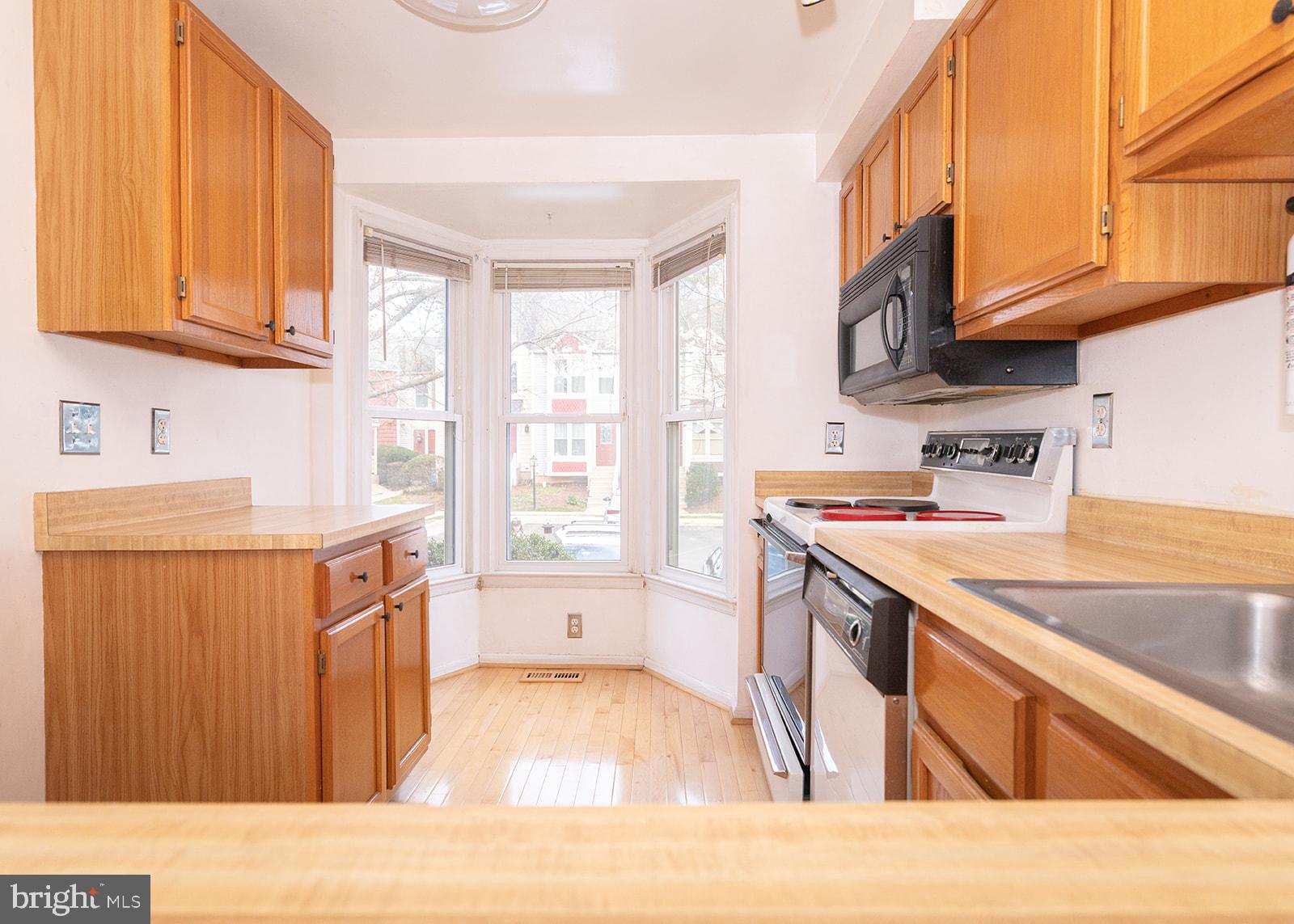 1703 Whisperhill Drive Reston, VA 20194 - Photo 10 of 26