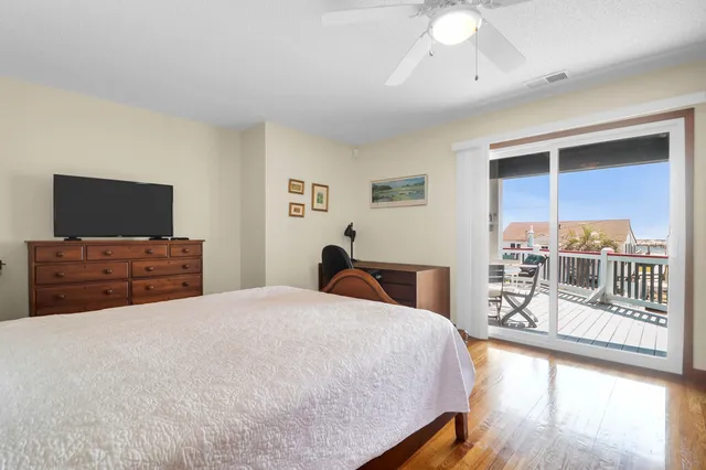 $1,575,000 | 716 East Arctic Avenue, Folly Beach, SC 29439