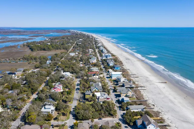$1,575,000 | 716 East Arctic Avenue, Folly Beach, SC 29439