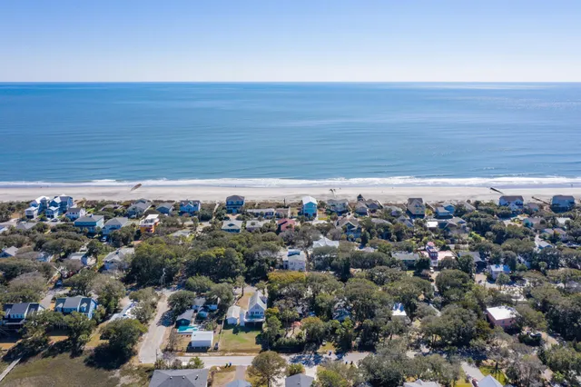 $1,575,000 | 716 East Arctic Avenue, Folly Beach, SC 29439