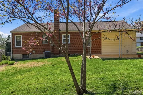 $260,000 | 1550 Grant Road, Webster Groves, MO 63119