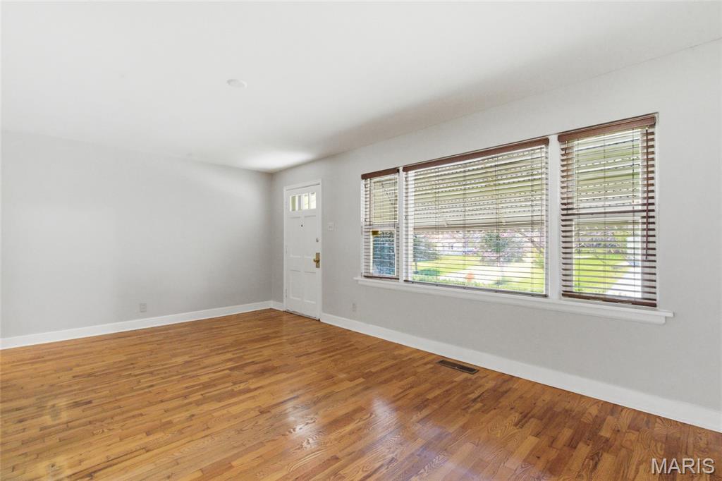 1550 Grant Road Webster Groves, MO 63119 - Photo 7 of 29