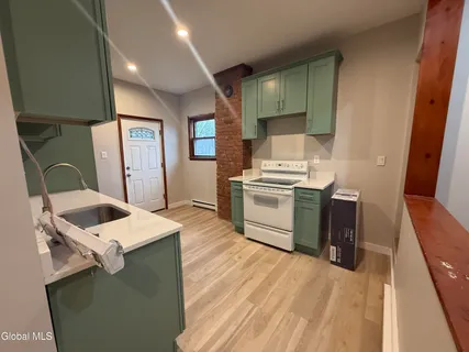 $1,675 | 38 State Street, Unit C, Saratoga Springs, NY 12866