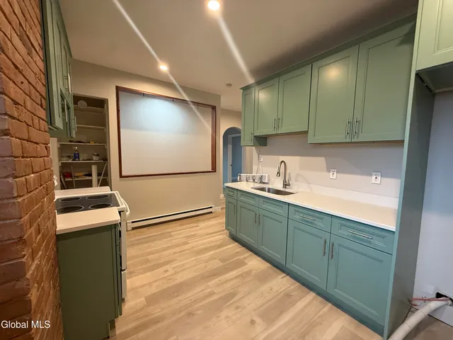 $1,675 | 38 State Street, Unit C, Saratoga Springs, NY 12866