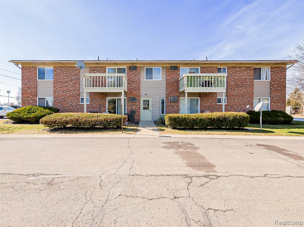125 East Van Riper Road, Unit 7 Fowlerville, MI 48836 - Photo 25 of 26