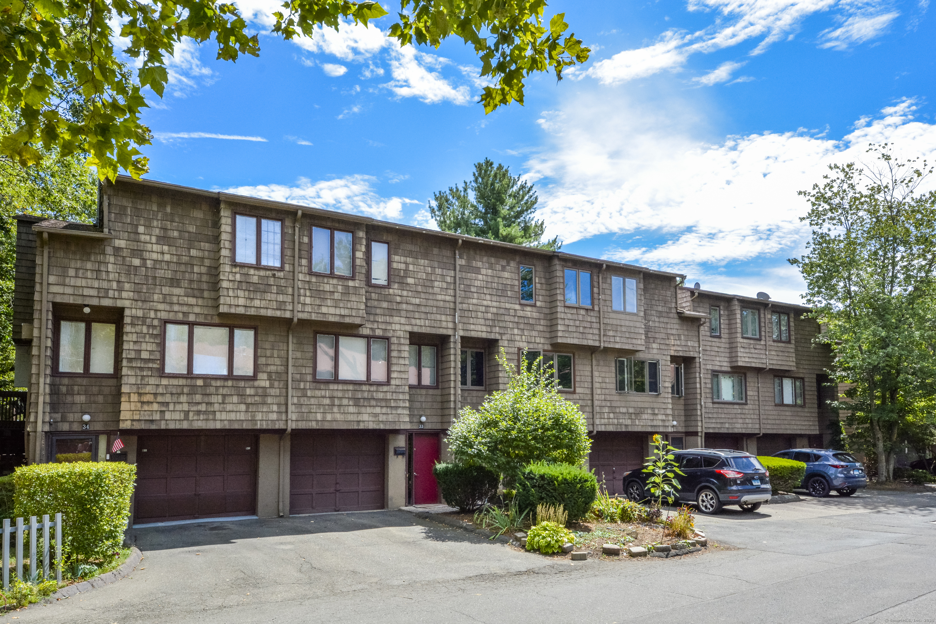 32 Towne House Road, Unit 32 Hamden, CT 06514 - Photo 1 of 35