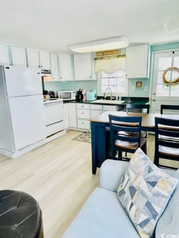 $724,900 | 329 59th Avenue North, North Myrtle Beach, SC 29582