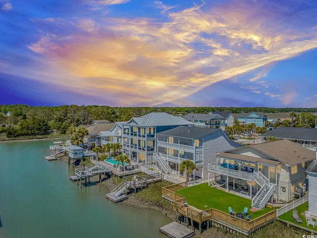 $724,900 | 329 59th Avenue North, North Myrtle Beach, SC 29582