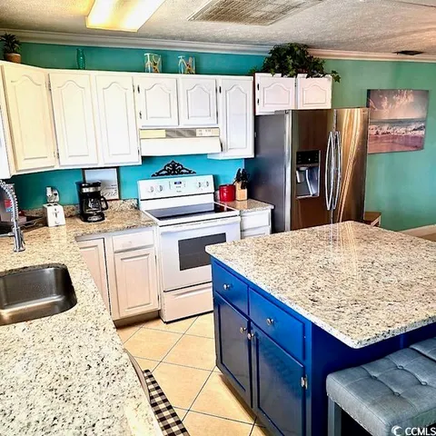 $724,900 | 329 59th Avenue North, North Myrtle Beach, SC 29582