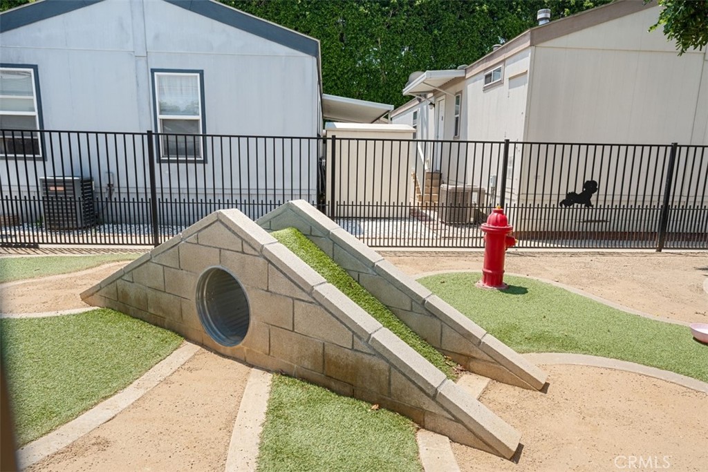 8600 Contreras Street, Unit 35 Paramount, CA 90723 - Photo 29 of 29 Dog Park