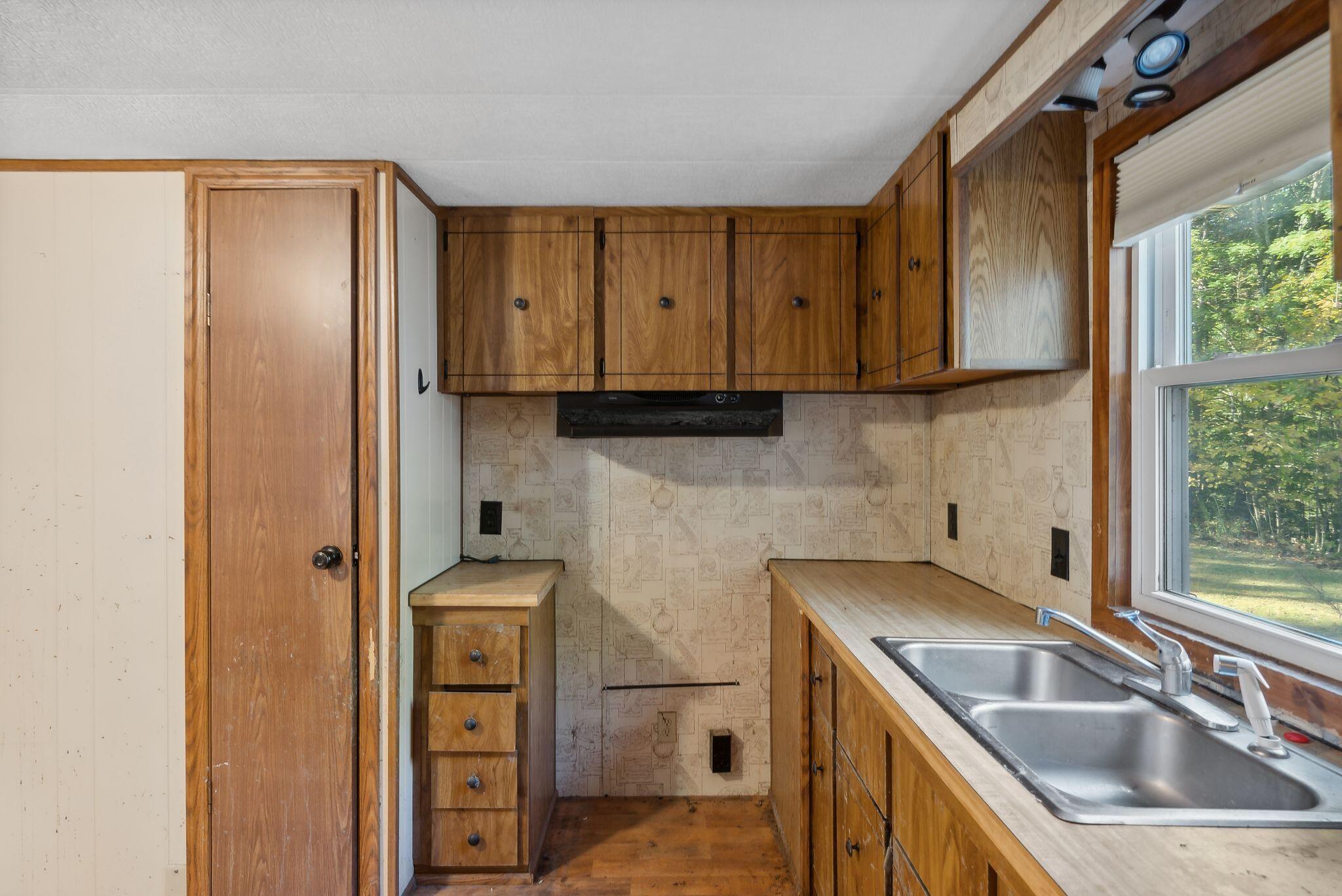 425 Millett Road Minot, ME 04258 - Photo 16 of 27 Kitchen