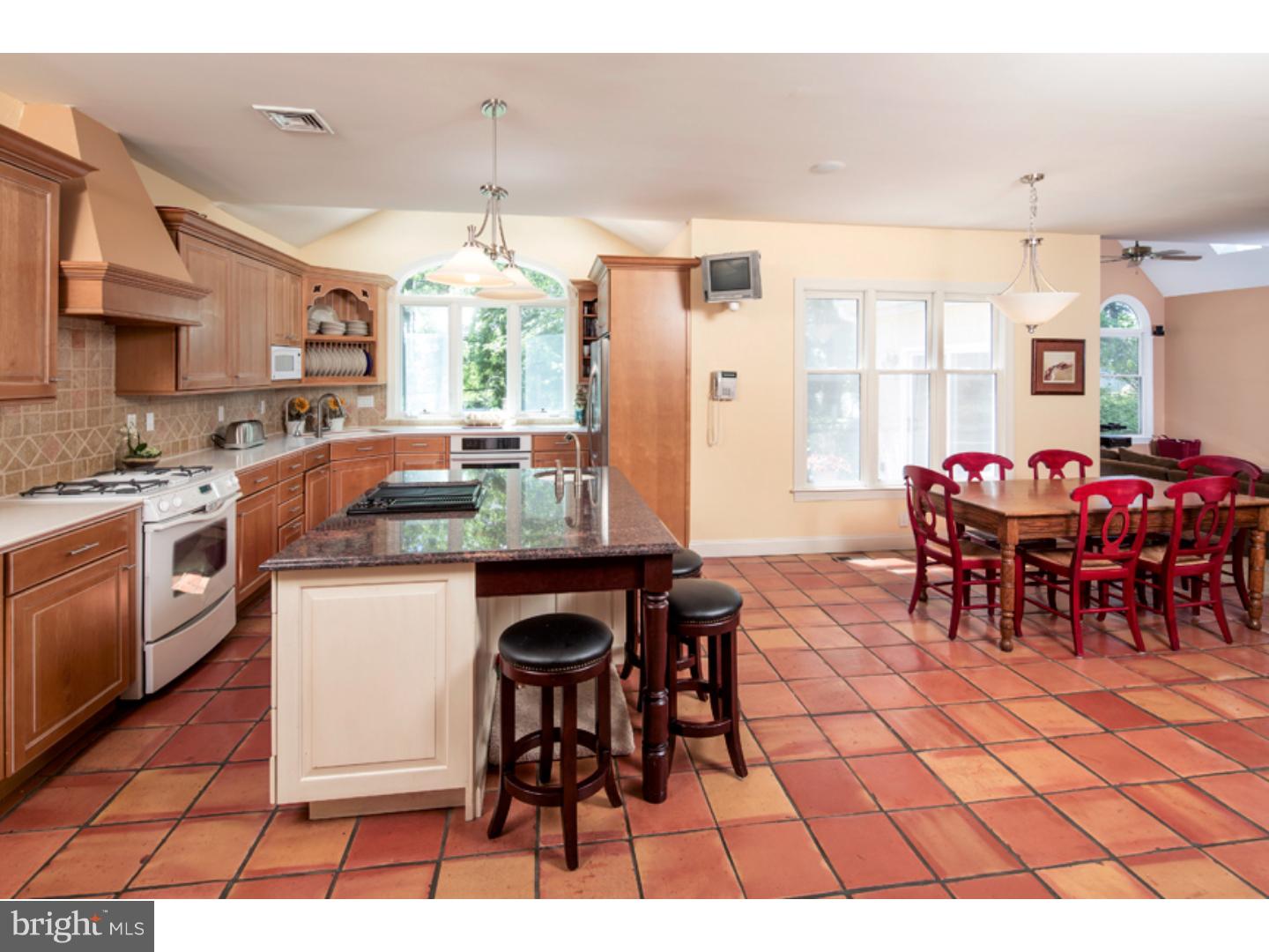614 Newtown Road Villanova, PA 19085 - Photo 8 of 24