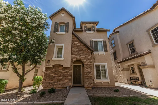 $369,900 | 1356 South Sabino Drive, Gilbert, AZ 85296
