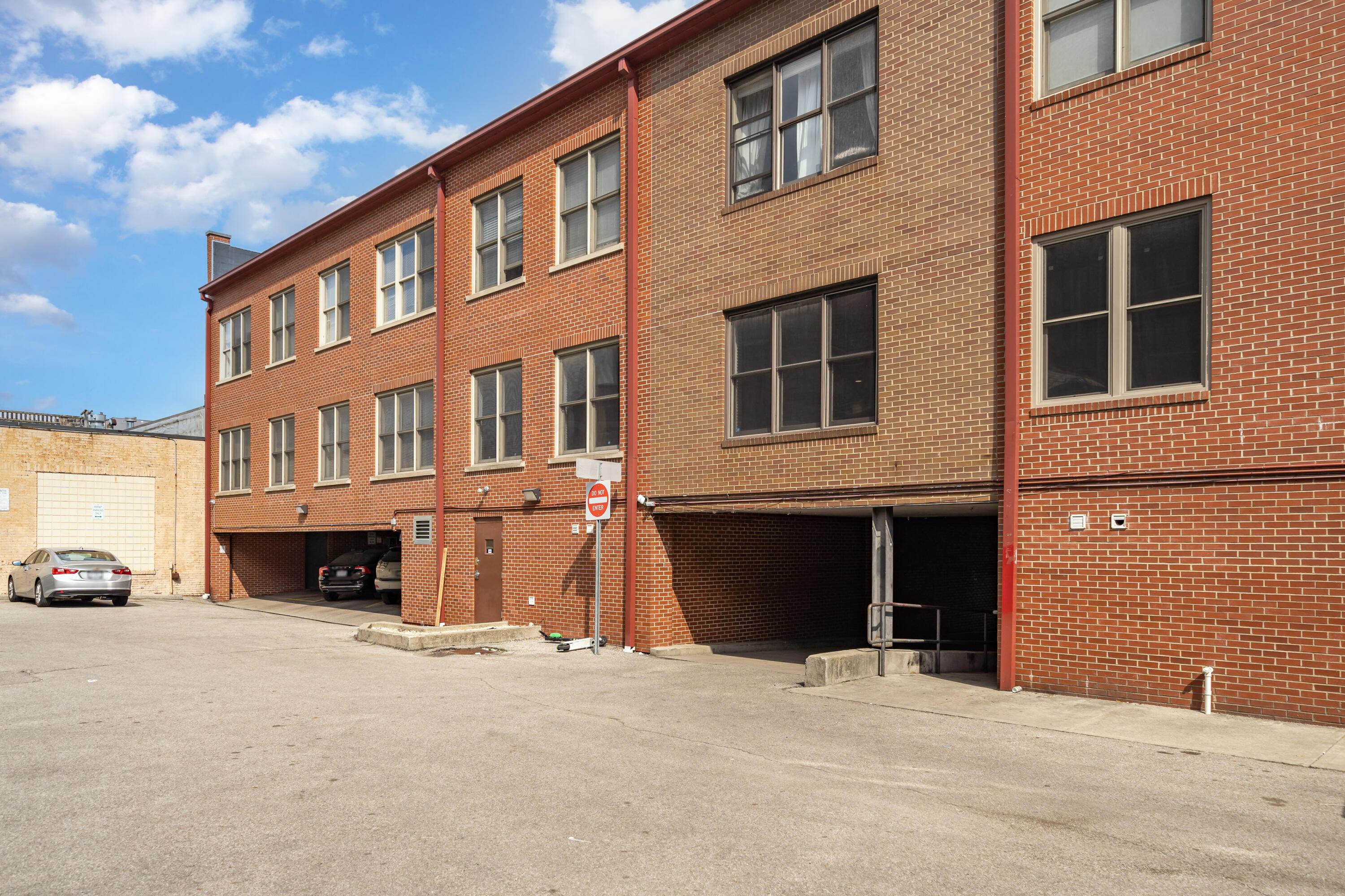 769 North High Street, Unit R302 Columbus, OH 43215 - Photo 27 of 32 769 N High St #302_MLS_27