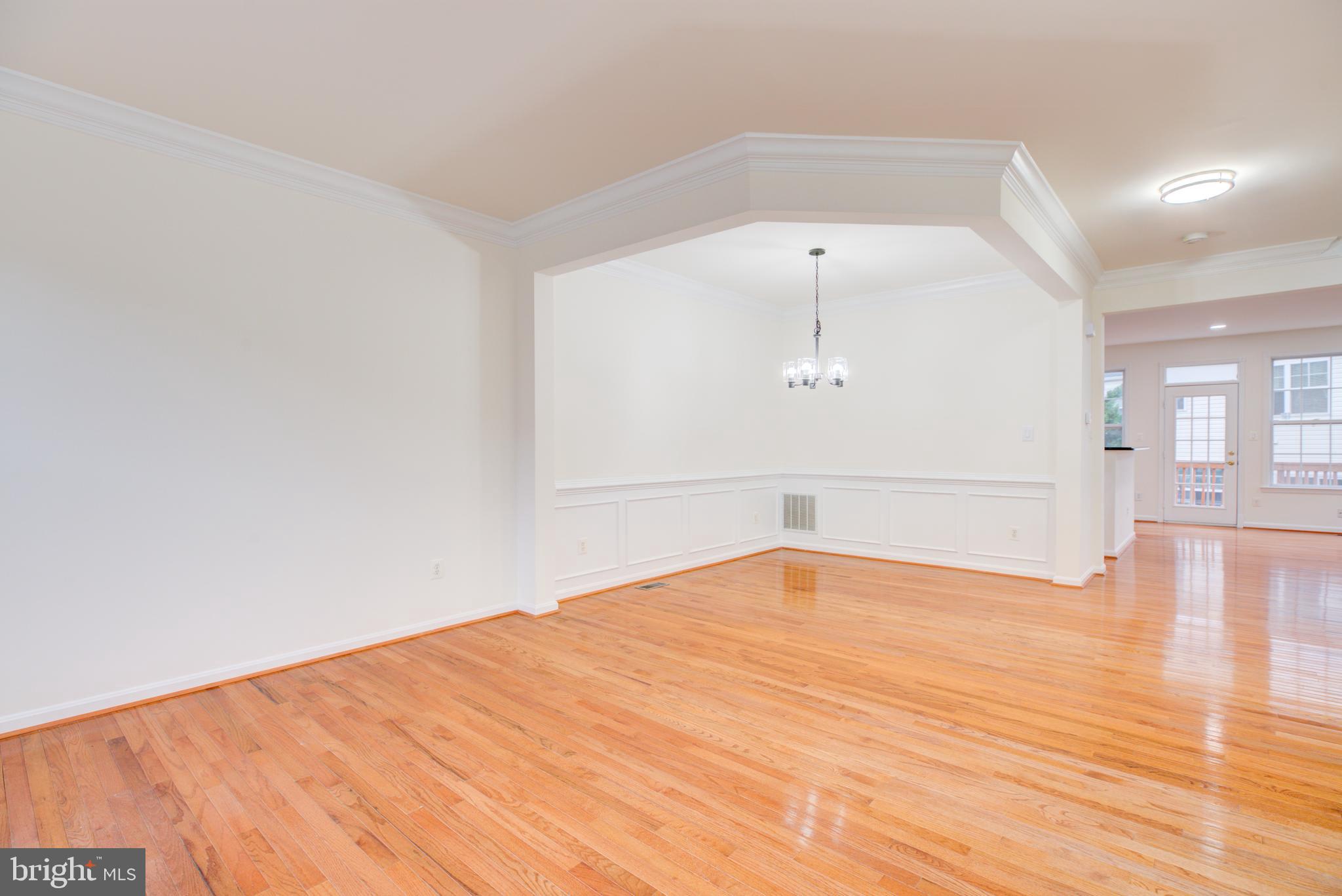 2610 Tarleton Corner Drive Herndon, VA 20171 - Photo 4 of 32