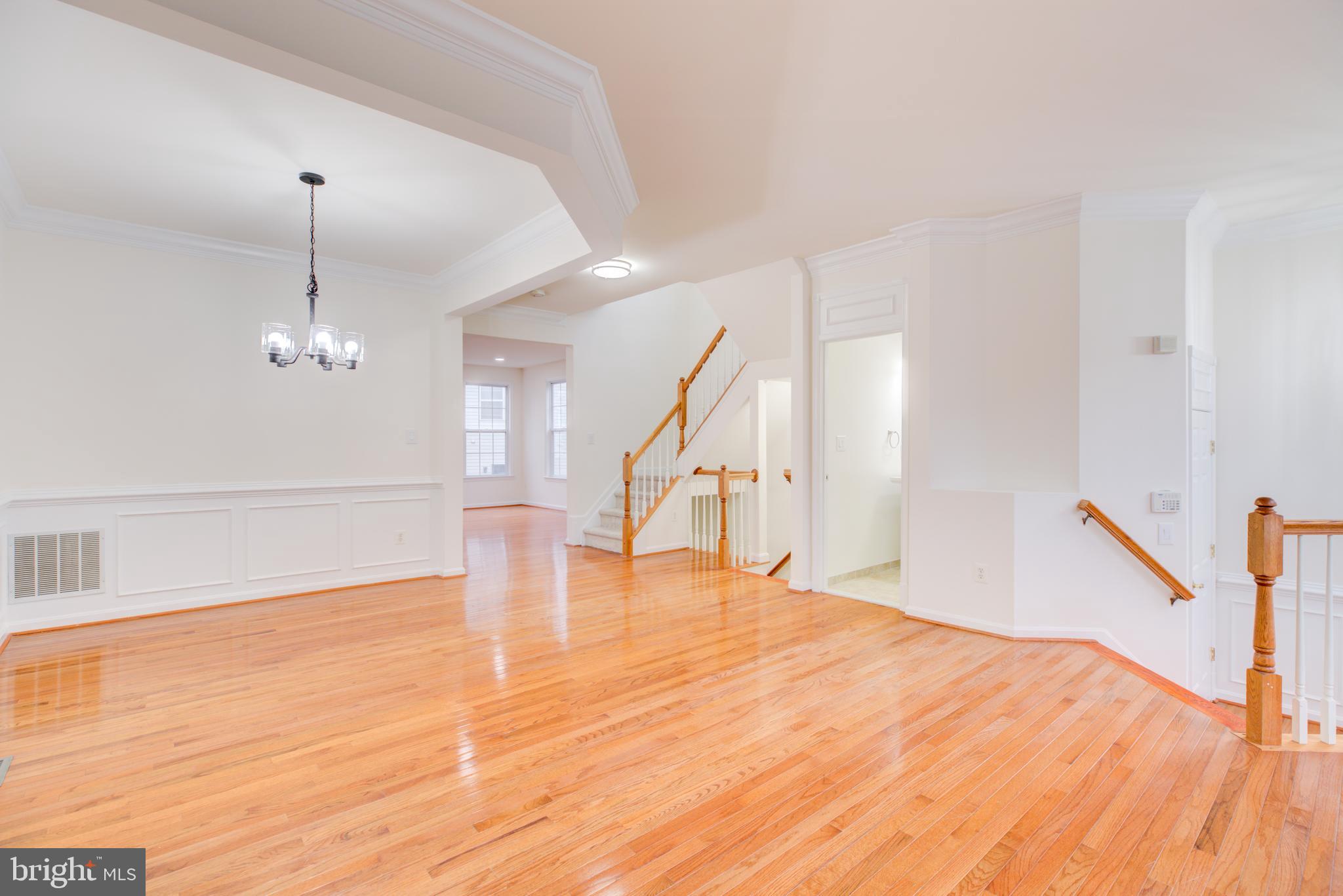 2610 Tarleton Corner Drive Herndon, VA 20171 - Photo 5 of 32