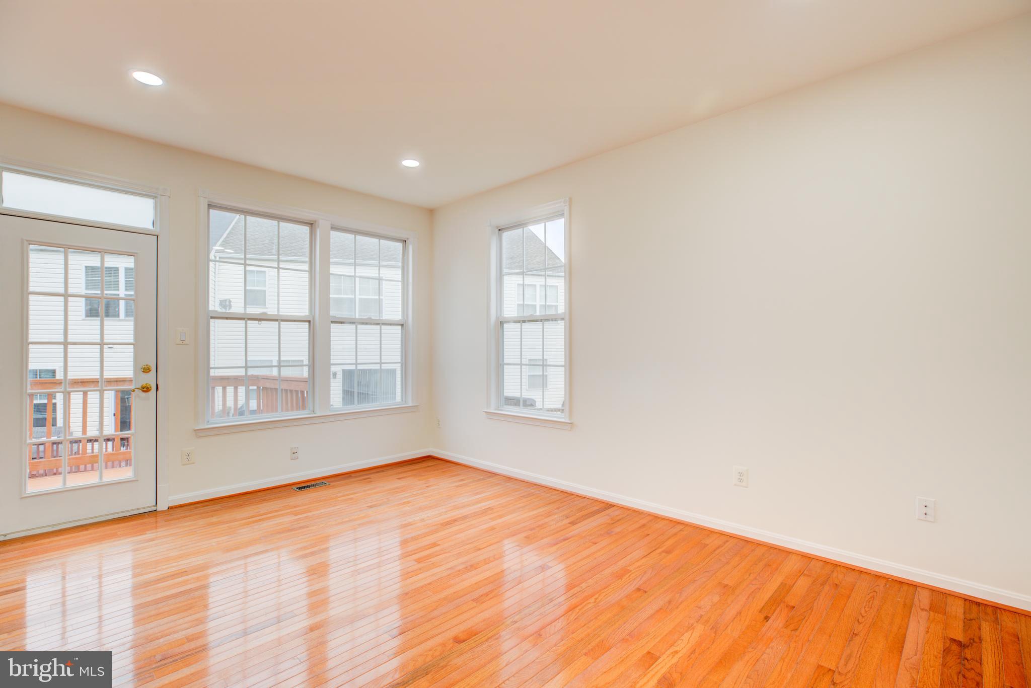 2610 Tarleton Corner Drive Herndon, VA 20171 - Photo 8 of 32