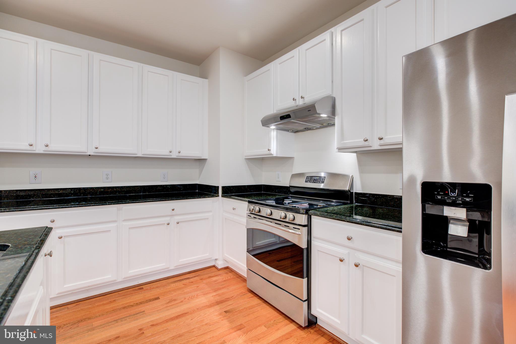 2610 Tarleton Corner Drive Herndon, VA 20171 - Photo 10 of 32