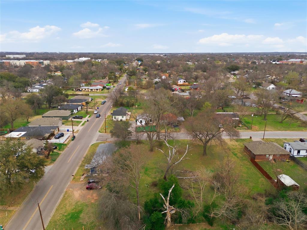 1220 Preston Street Waco, TX 76704 - Photo 6 of 12 a view of a city