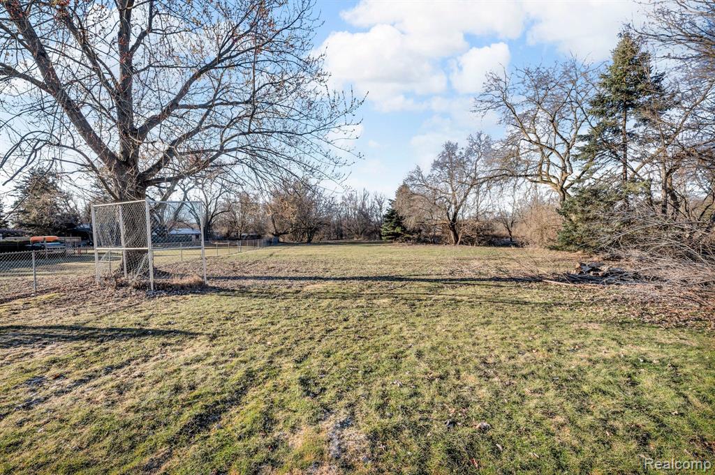 8396 East Richfield Road Davison, MI 48423 - Photo 4 of 17 Gallery Image 4
