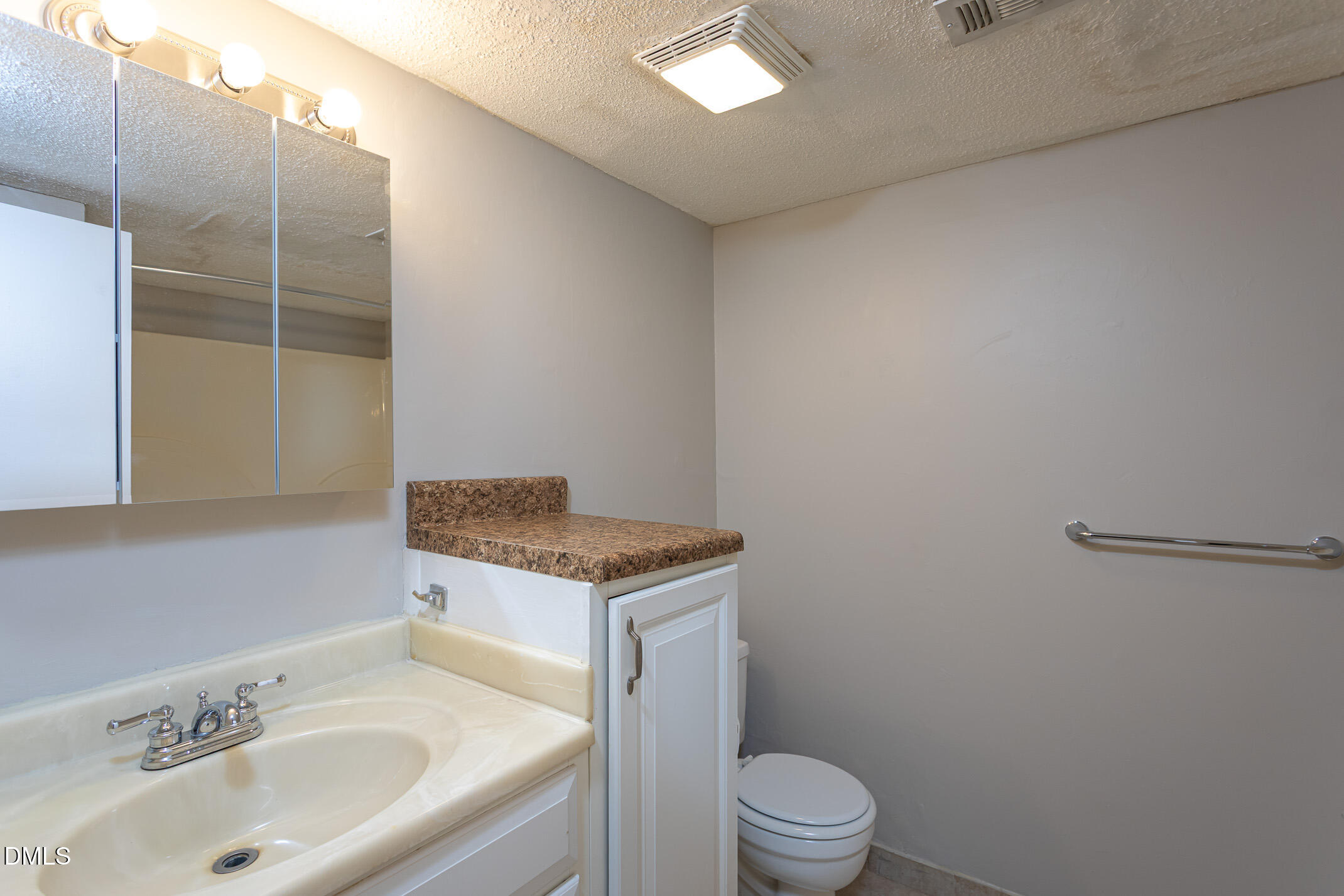 5026 Flint Ridge Place Raleigh, NC 27609 - Photo 13 of 19 havasy-5026-flint-ridge-16