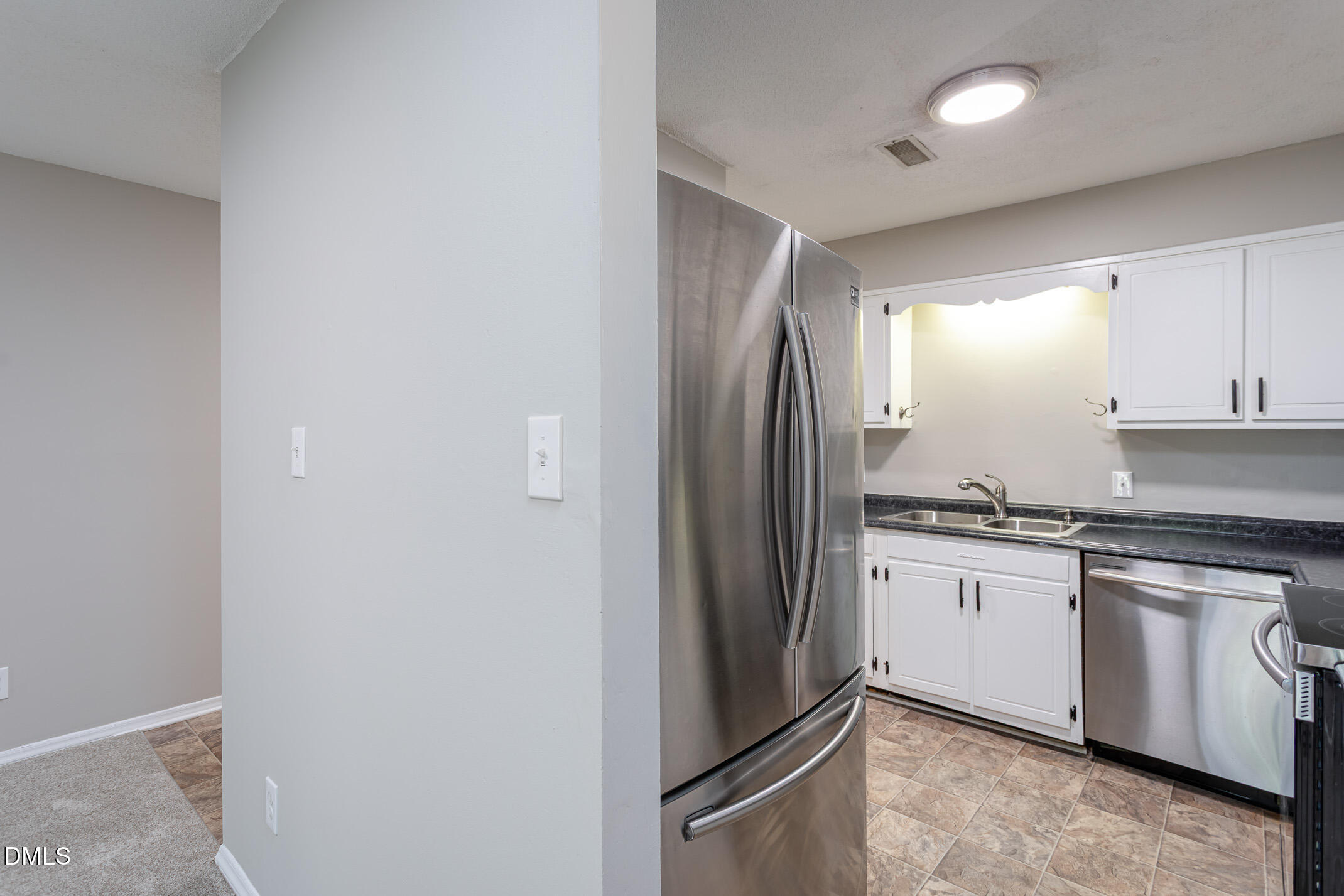 5026 Flint Ridge Place Raleigh, NC 27609 - Photo 8 of 19 havasy-5026-flint-ridge-8