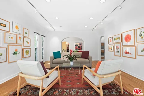$1,895,000 | 825 South Stanley Avenue, Los Angeles, CA 90036